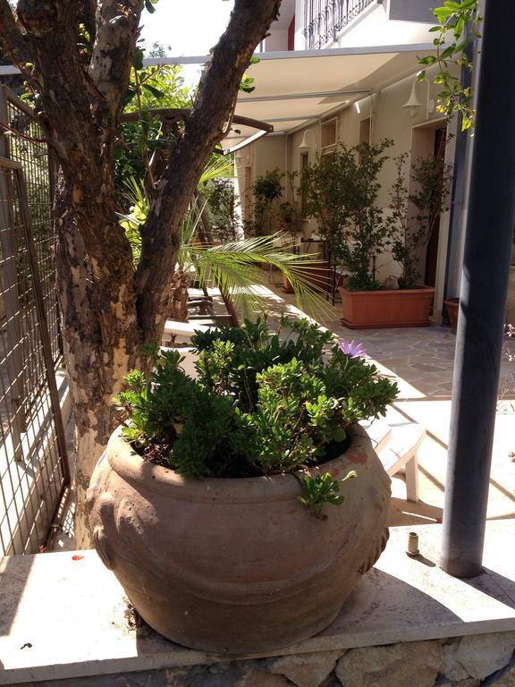 Il Giardino Dei Limoni Acomodação com café da manhã Aci Castello Exterior foto